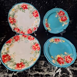 4 Pioneer Woman Vintage Floral Pattern Dinner Plates & Salad Plates (Set 2)